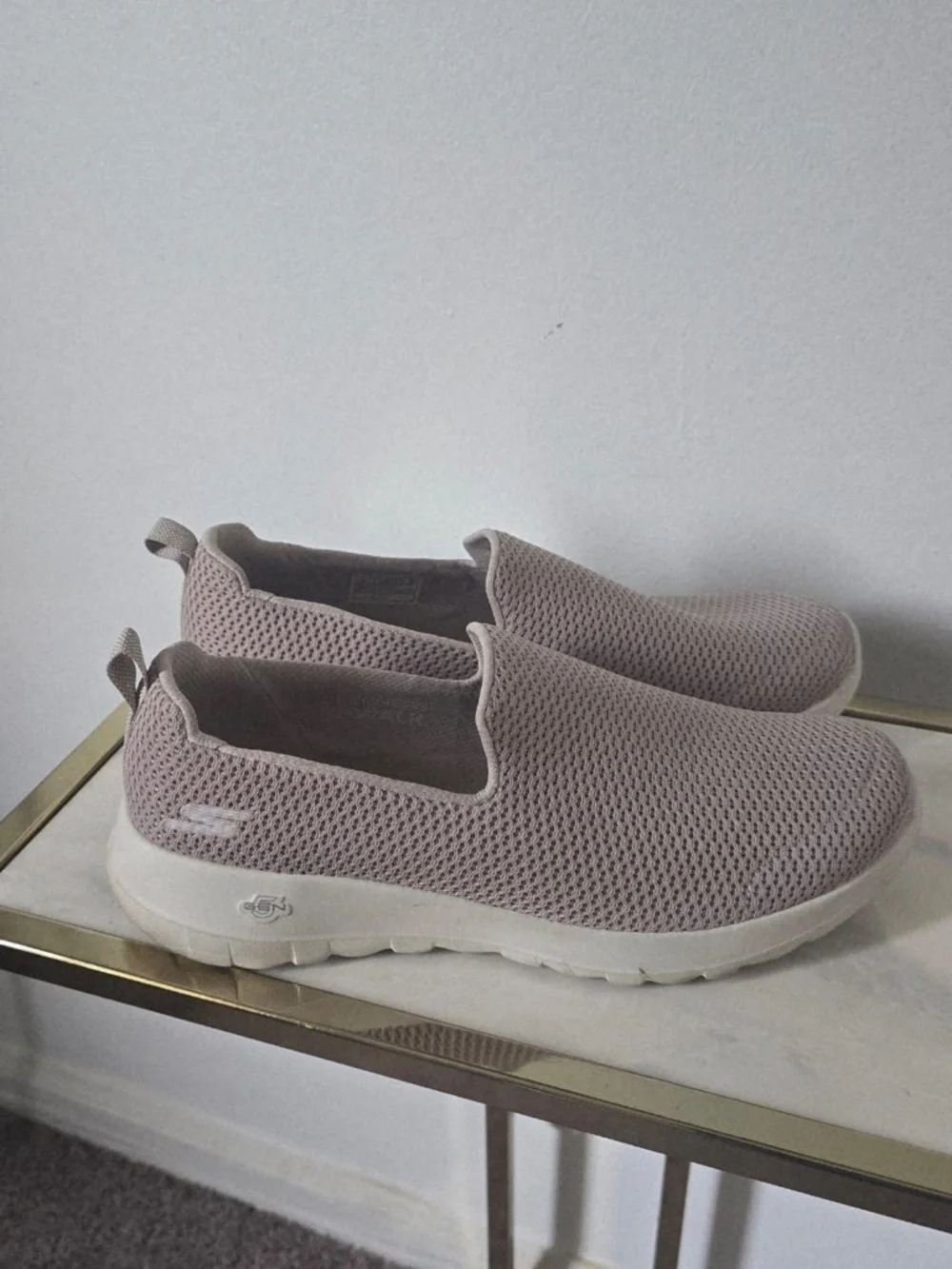 Skechers Women Go Walk Joy Sneaker Gray Netting Size 10. Preloved Good Condition